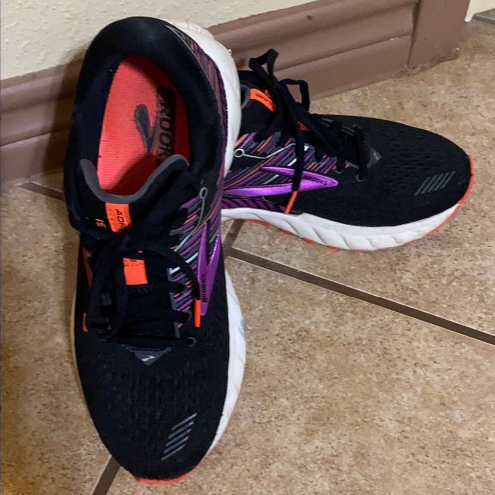 Brooks Adrenaline tennis